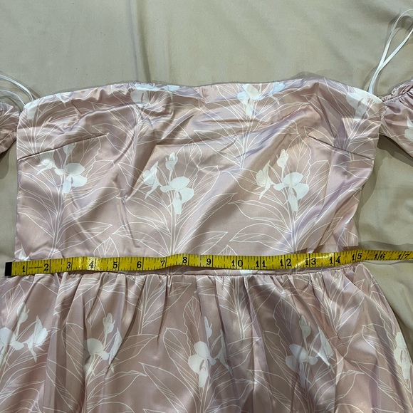 Pilialoha Off-Shoulder dress in Blush Ginger - Picture 5 of 8